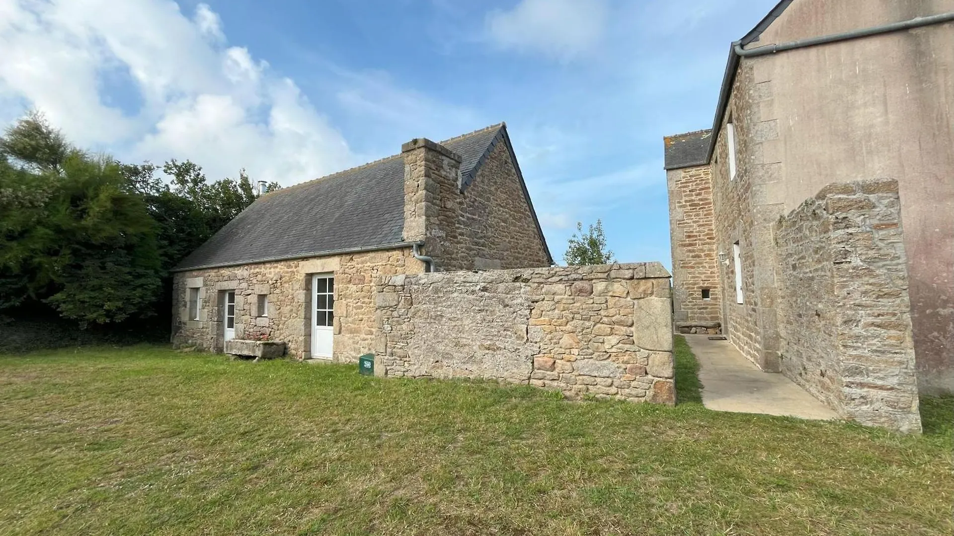 Holiday home Maison Double En Pierres Pour Grande Famille Ou Groupe Amis Sibiril