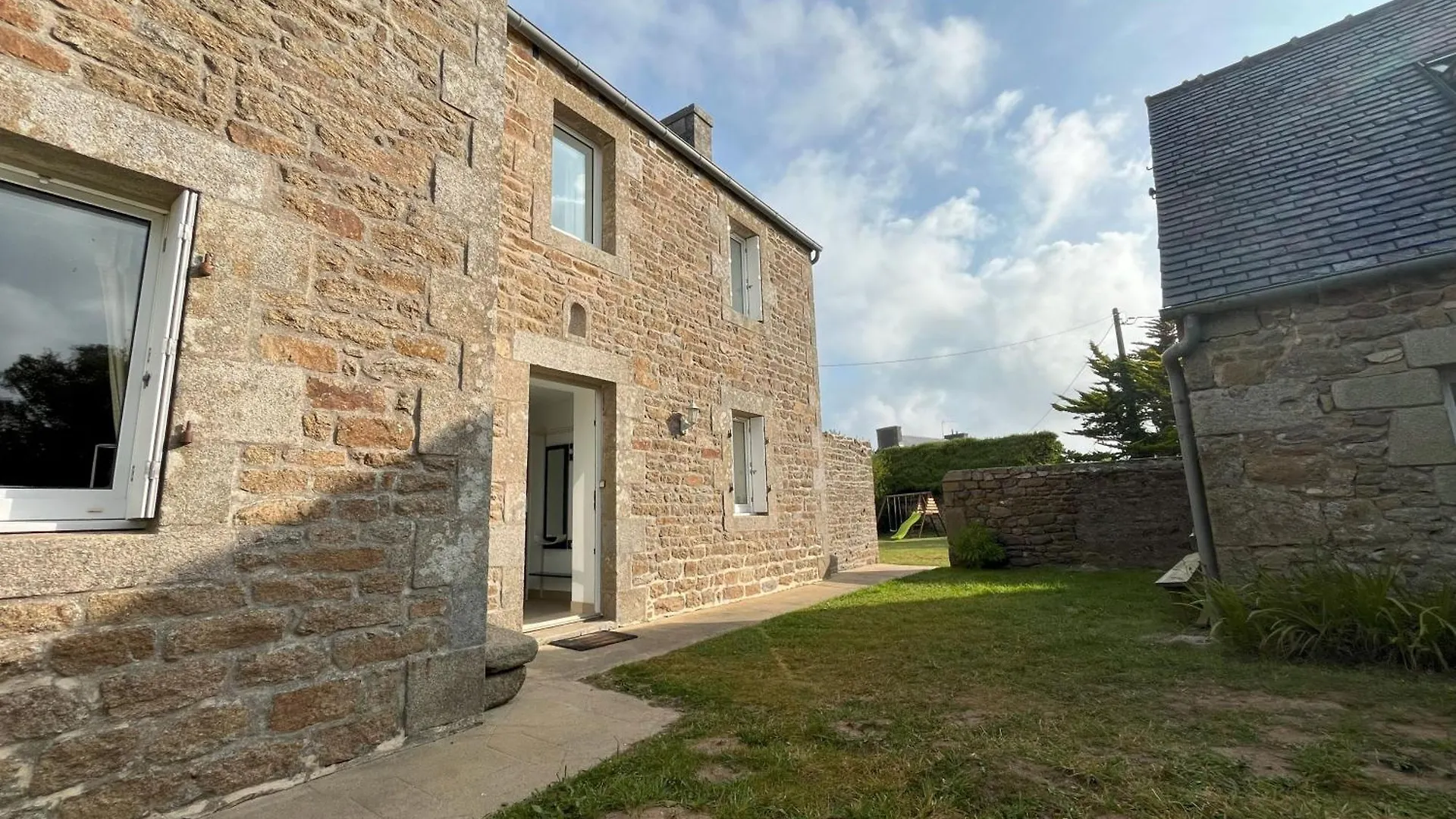 Maison Double En Pierres Pour Grande Famille Ou Groupe Amis Sibiril 0*,